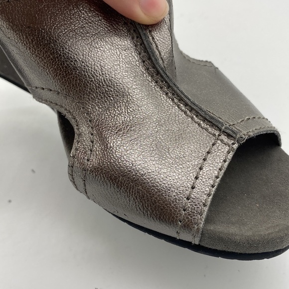 Unisa Babs Slip On Sandals Wedges Silver Womens Size 6 M - Picture 14 of 16